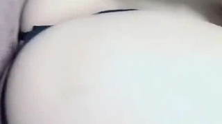 天然乳房的宝贝和她的可爱的少女女友互相舔阴部