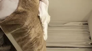 大自然的乳房和高潮的快感 - 粗暴的性交体验