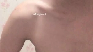 熟女妈妈与儿子的现场直播~各种体位乱伦大秀~妈妈技巧超熟练!!